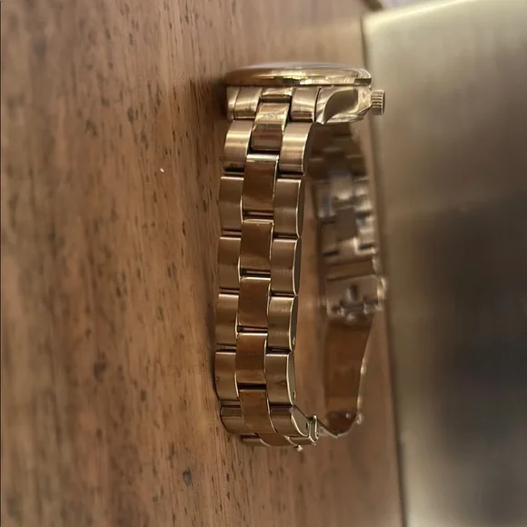 Marc by Marc Jacobs Gold Watch - Picture 9 of 10